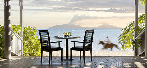 Carlisle Bay 26